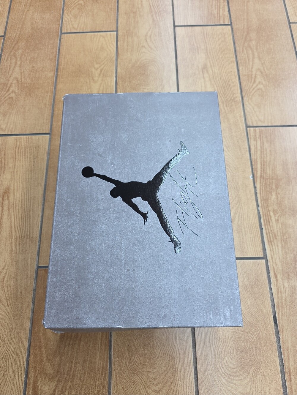 Empty Shoe Box - Picture 4 of 6